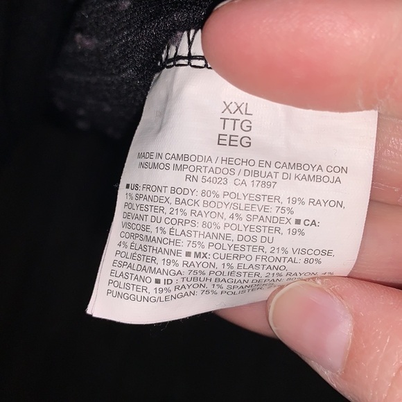 Old navy black front quilted tee! - Picture 5 of 5